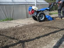 Usługa glebogryzarką