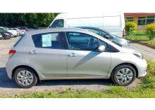 sprzedam Toyota Yaris 1,33 PREMIUM mały przebieg