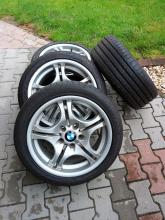 Oryginalny komplet kół BMW M pakiet 17 cali 5x120 o dwóch szerokościac